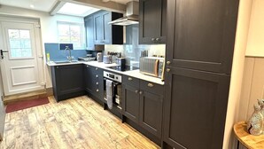 微波炉、烤箱、洗碗机、厨具/餐具