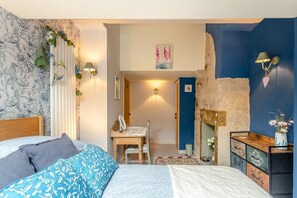 Bügeleisen/Bügelbrett, Reisekinderbett, kostenloses WLAN, Bettwäsche