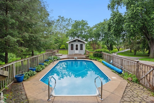 Creekside Lodge Retreat - Pool, Billiards & Arcade