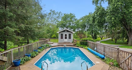 Creekside Lodge Retreat - Pool, Billiards & Arcade