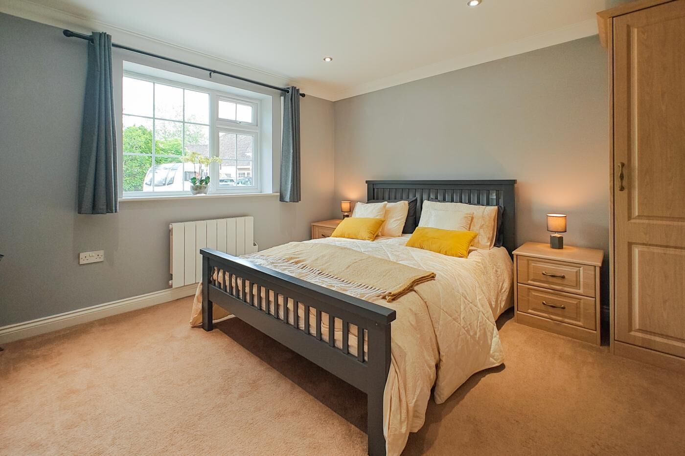 Iron/ironing board, travel cot, free WiFi, bed sheets