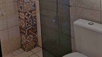Economy Twin Room, Balcony, Garden View | Bathroom