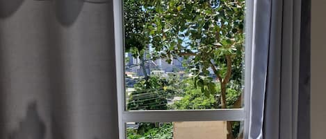 Economy-Zweibettzimmer, Balkon, Gartenblick | Innenbereich