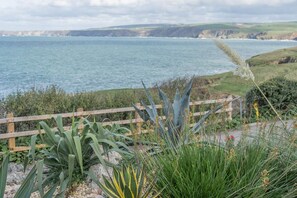 Property grounds - 2 Bed in Port Isaac (oc-l50105) (Port Isaac)
