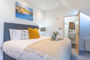 Bügeleisen/Bügelbrett, Reisekinderbett, kostenloses WLAN, Bettwäsche
