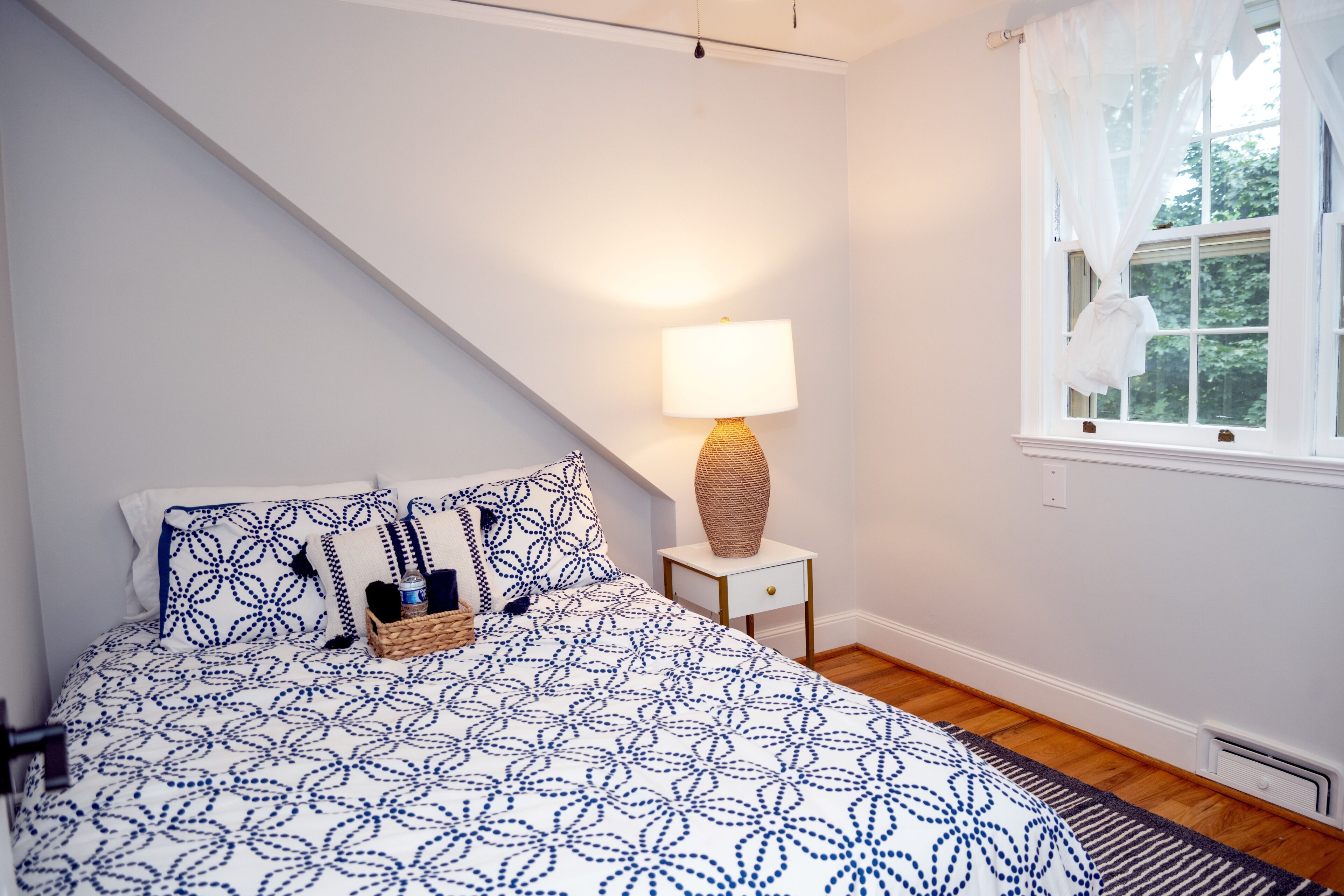 4 chambres, fer et planche à repasser, Wi-Fi gratuit, draps fournis
