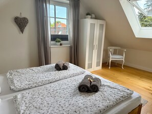 Iron/ironing board, Internet, bed sheets - Vrbo Property (Kronshagen)
