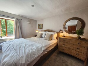 Iron/ironing board, travel cot, free WiFi, bed sheets - 4 Bed in Ambleside (oc-o44833) (Ambleside)
