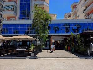 Fachada de la propiedad