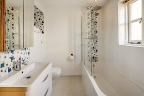 Bathroom - 2 Bed in Gilwern (oc-w44859) (Gilwern)