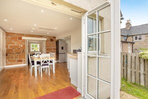 Outdoor dining - 3 Bed in Dornoch (oc-o44869) (Dornoch)