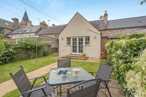 Outdoor dining - 3 Bed in Dornoch (oc-o44869) (Dornoch)