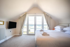 Iron/ironing board, travel crib, WiFi (free), bed sheets - 2 Bed in Seasalter (oc-h40244) (Seasalter)