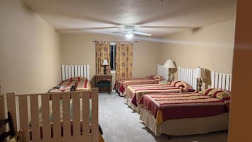 9 chambres, fer et planche à repasser, Wi-Fi, draps fournis