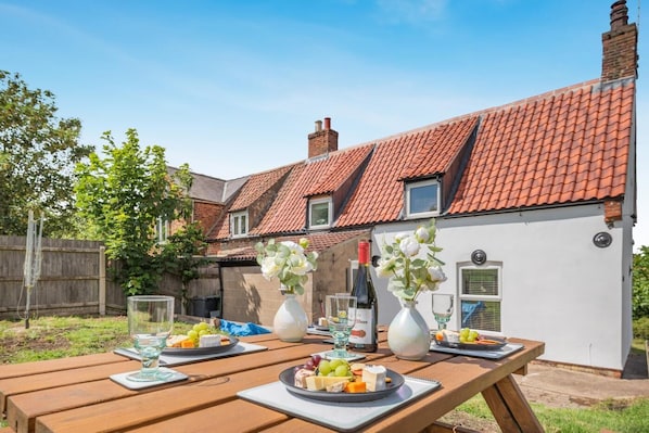Outdoor dining - 3 Bed in Bardney (oc-s44774) (Bardney)