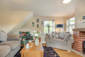 TV, fireplace - 3 Bed in Bardney (oc-s44774) (Bardney)