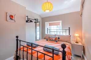 Iron/ironing board, free WiFi, bed sheets - 2 Bed in Great Broughton (oc-m44944) (Great Broughton)
