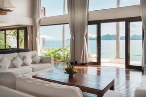 TV, offices - Villa Blanca in Manggis (Manggis)