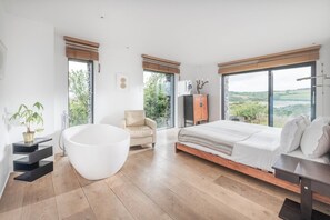 Bügeleisen/Bügelbrett, Reisekinderbett, kostenloses WLAN, Bettwäsche