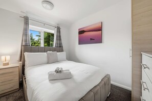 3 Schlafzimmer, Schreibtisch, Bügeleisen/Bügelbrett, kostenloses WLAN