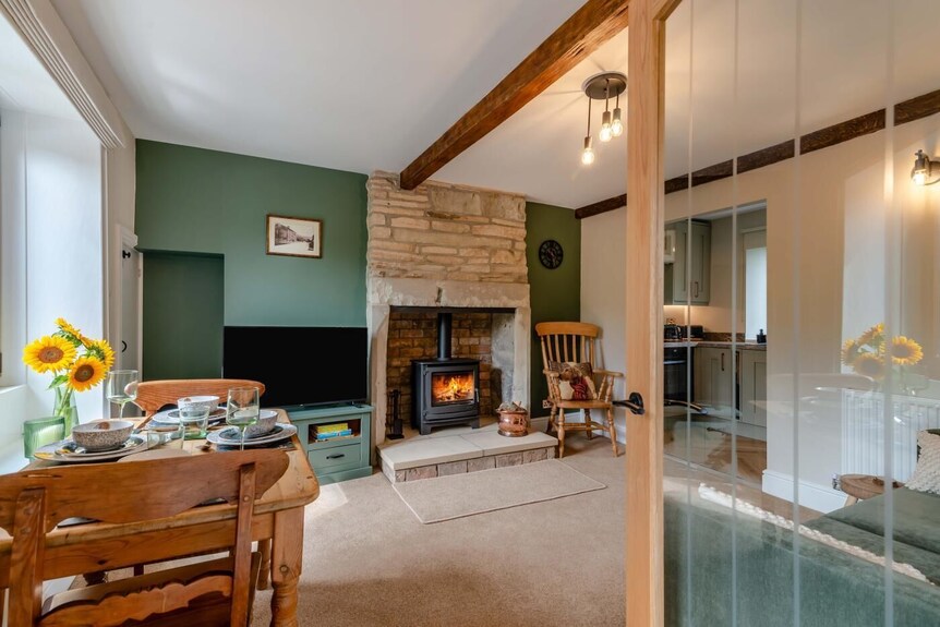 2 Bed In Holmbridge (Oc-s44882) - West Yorkshire