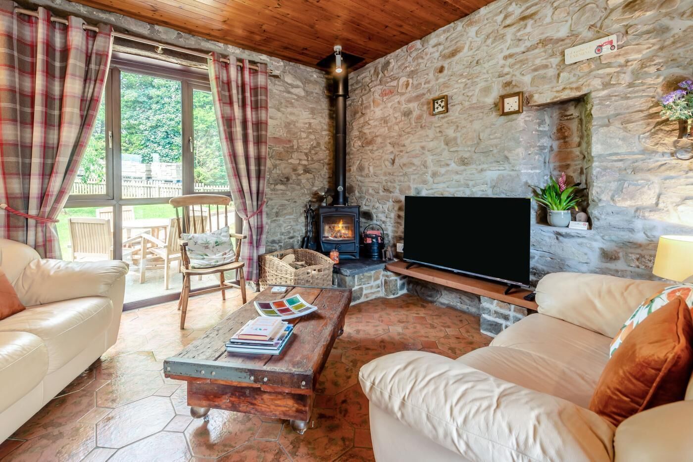 2 Bed In Llanddarog (Oc-b44961) - Carmarthen