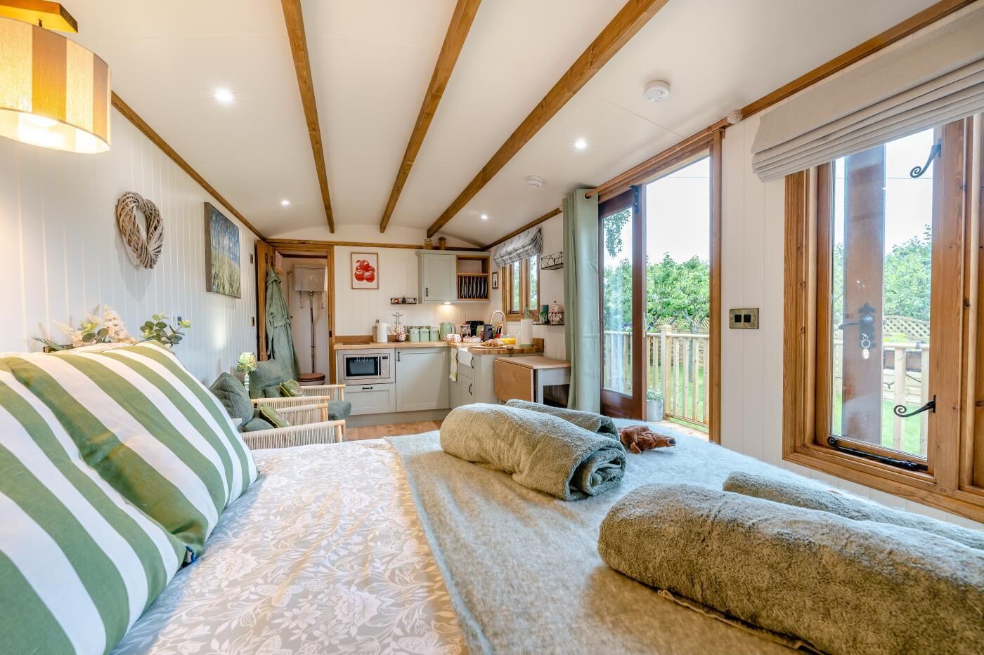 1 bedroom, free WiFi, bed sheets