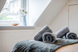 Room - 4 Bed in Swanage (oc-p44708) (Swanage)