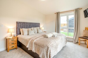 4 bedrooms, iron/ironing board, travel cot, free WiFi