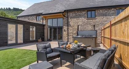 4 Bed in Llanellen (oc-s44950)