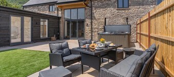 4 Bed in Llanellen (oc-s44950)