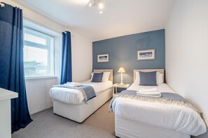 Iron/ironing board, free WiFi, bed sheets - 2 Bed in Portpatrick (oc-p43756) (Portpatrick)
