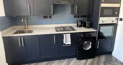3 Bedroom Apartment Sleeps 7 With Wifi