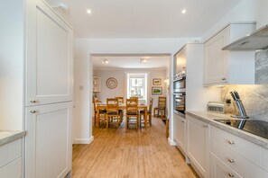 Microwave, oven, dishwasher, high chair - 4 Bed in Portpatrick (oc-p43755) (Portpatrick)