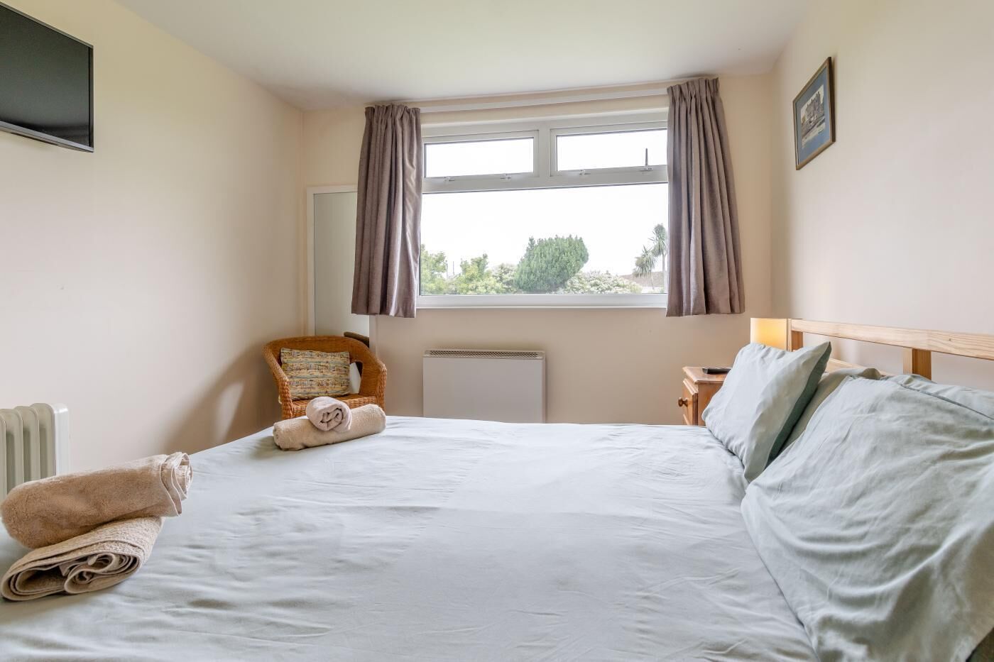 3 bedrooms, free WiFi, bed sheets