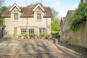 Exterior - 3 Bed in Niton Undercliff (oc-ic099) (Niton)