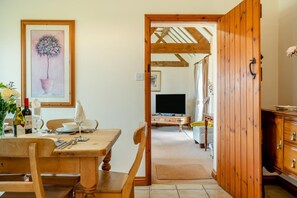 Dining - 2 Bed in Stratford -upon- Avon (oc-cc009) (Welford-on-Avon)