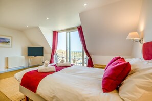 Bügeleisen/Bügelbrett, Reisekinderbett, kostenloses WLAN, Bettwäsche
