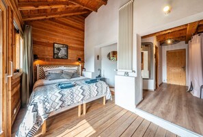 Room - Maison La Gravière - Five Bedroom Chalet, Sleeps 14 (La Salle-les-Alpes)