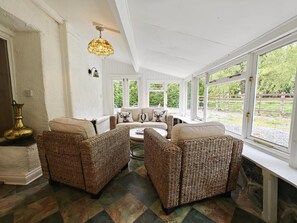 Interior - 2 Bed in Betws Garmon (oc-b45268) (Betws Garmon)