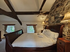 Iron/ironing board, free WiFi, bed sheets - 2 Bed in Betws Garmon (oc-b45268) (Betws Garmon)