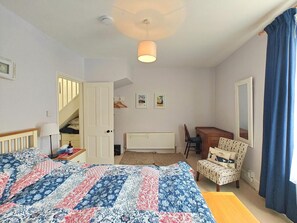Iron/ironing board, free WiFi, bed sheets - 2 Bed in Sidmouth (oc-f44894) (Sidmouth)
