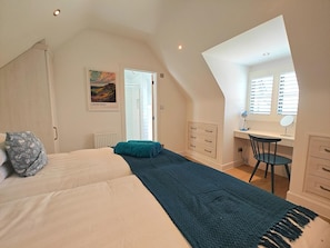 2 chambres, fer et planche à repasser, lit parapluie, Wi-Fi gratuit
