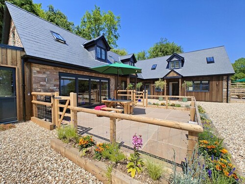2 Bed in Llanellen (oc-t32598)