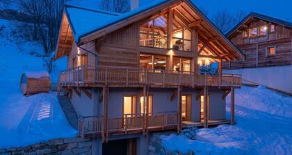 Chalet Le Refuge - Five Bedroom House, Sleeps 14