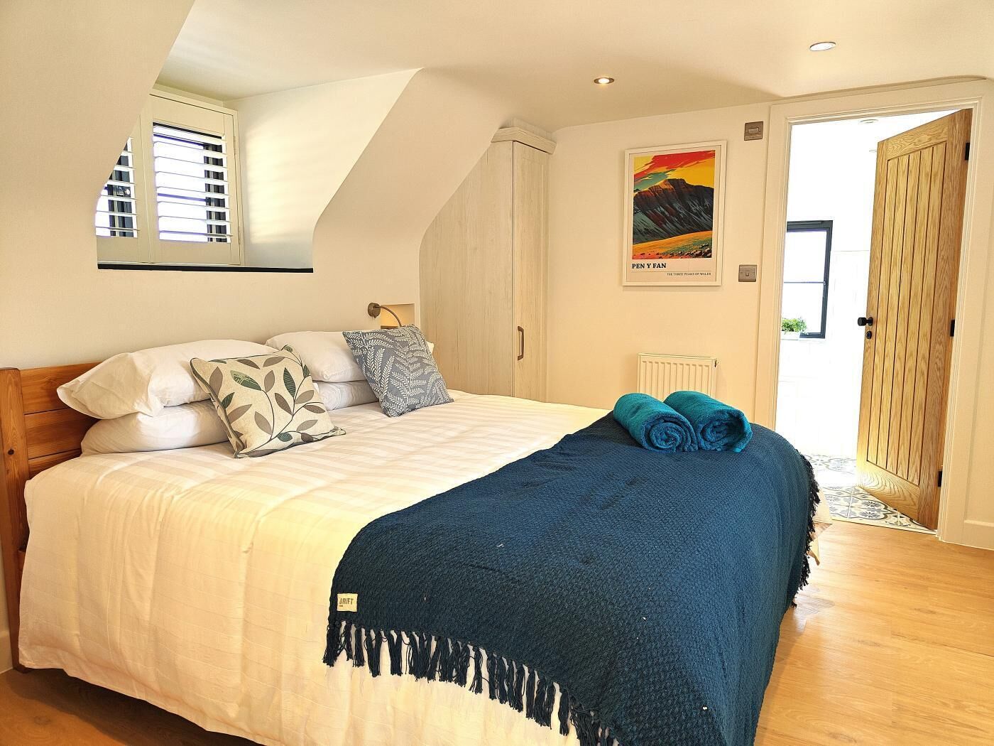 2 bedrooms, iron/ironing board, travel cot, free WiFi