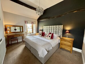 Iron/ironing board, free WiFi, bed sheets - 4 Bed in Keswick (oc-b45231) (Keswick)