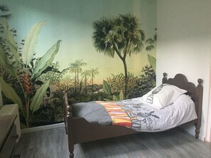 Room - Vrbo Property (Bolbec)