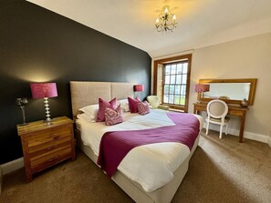Iron/ironing board, free WiFi, bed sheets - 4 Bed in Keswick (oc-b45231) (Keswick)