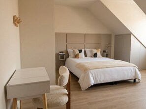 6 makuuhuonetta, silitysrauta/-lauta, ilmainen Wi-Fi, vuodevaatteet